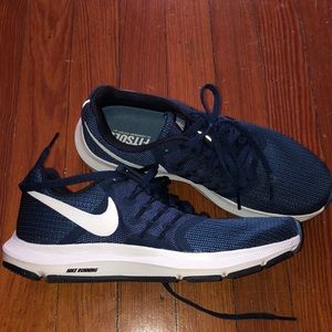 Nike women’s 7.5 fitsole running sneaker